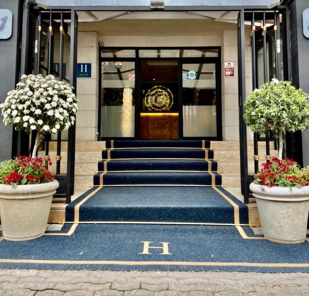 Hotel Suites Feria De Μαδρίτη Εξωτερικό φωτογραφία