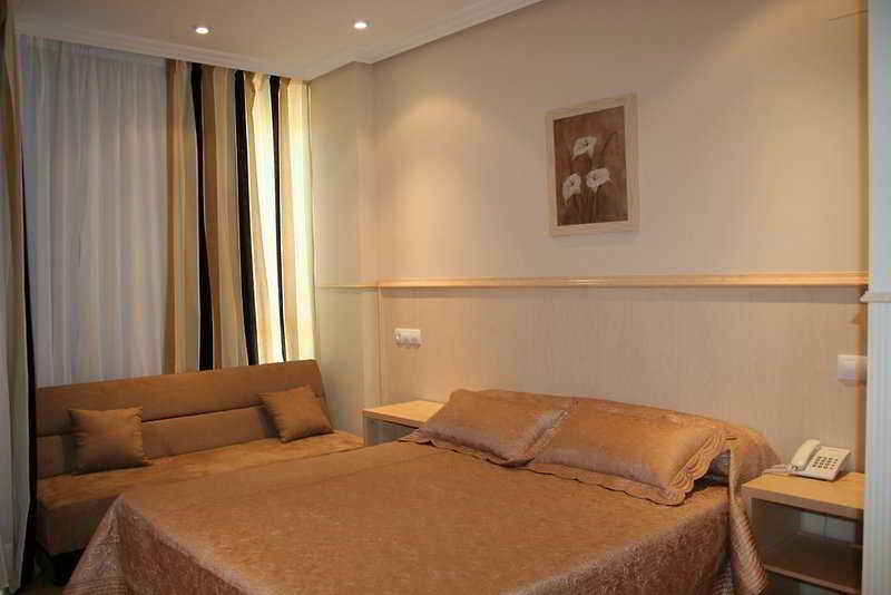 Hotel Suites Feria De Μαδρίτη Δωμάτιο φωτογραφία